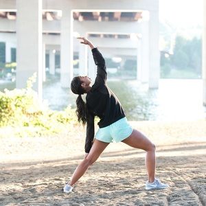 Mint lululemon Hotty Hot Shorts Size 6